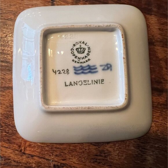 Royal Copenhagen Porcelain Decorative Plates 3-Piece Set Denmark Scenes - Picture 5 of 8